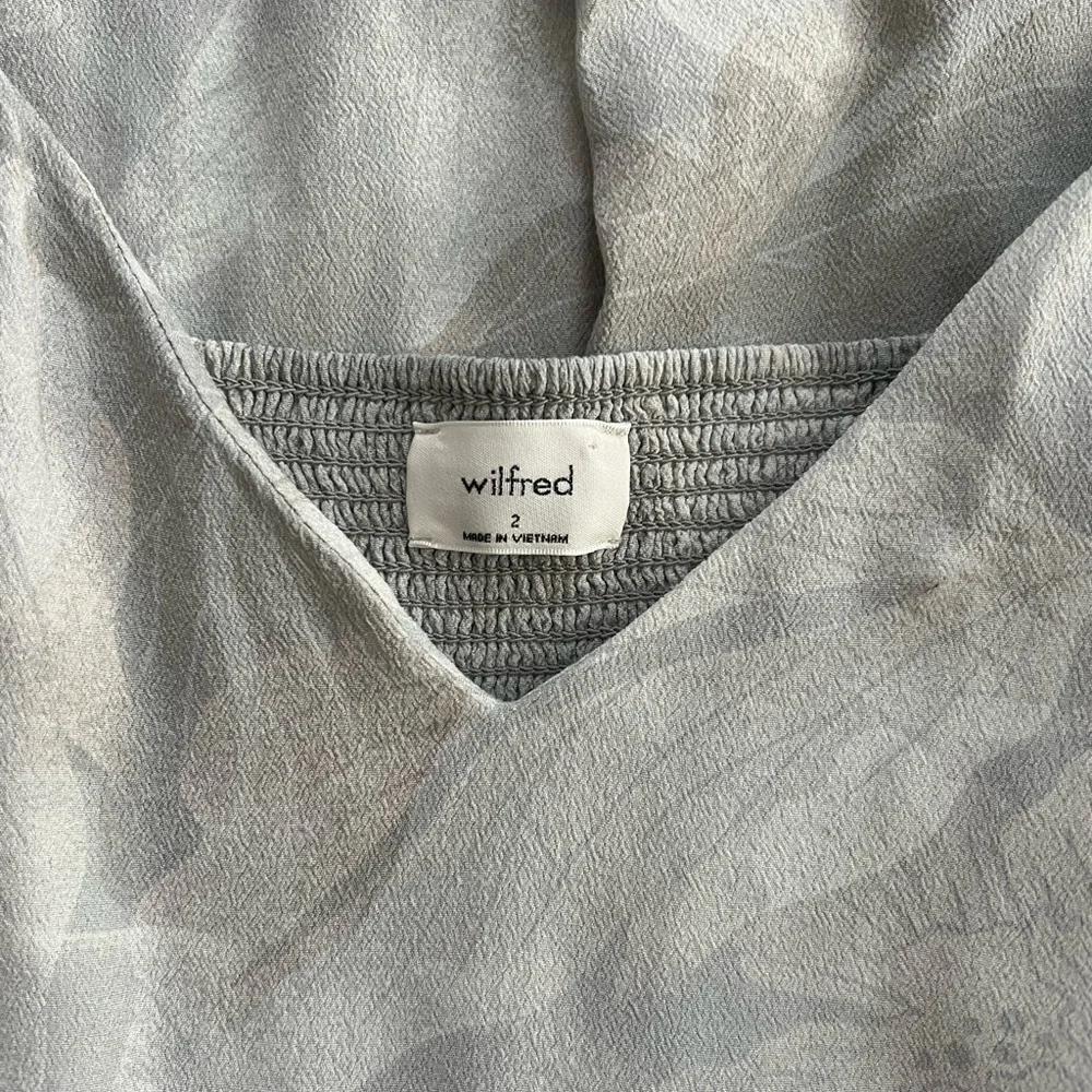 Aritizia grey/white mini dress in a size 2 - Picture 4 of 4